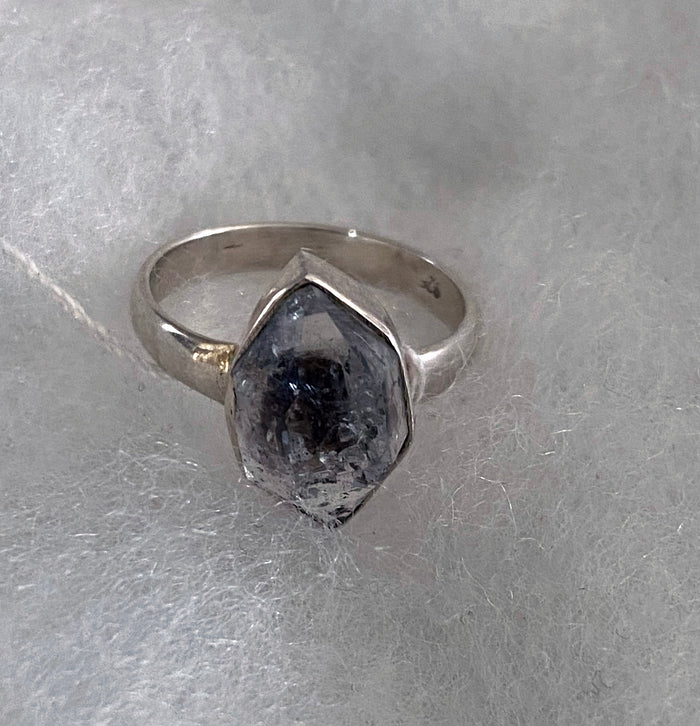 Herkimer Diamond With Black Anthraxolite Inclusion 925 Sterling Silver Ring Gemwaith